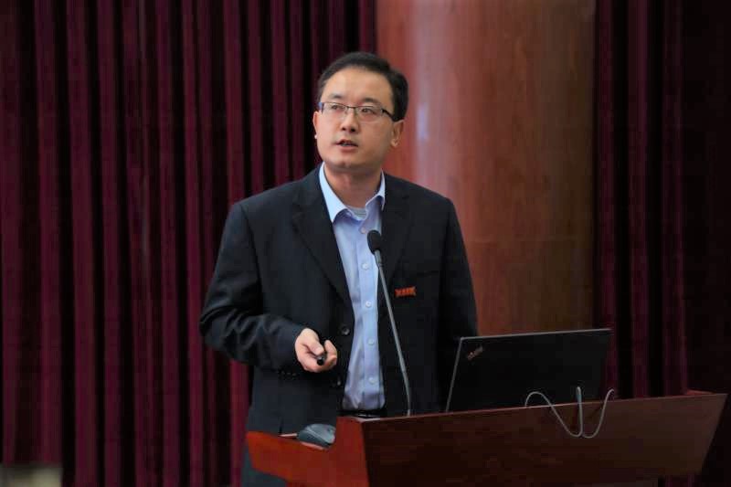 图4 袁宏宽副院长汇报发言.jpg